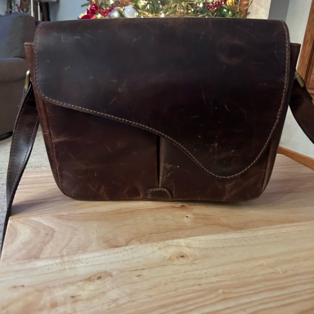Elegant Brown Leather Crossbody Bag